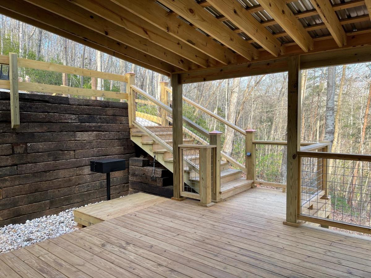 Bigfoots Hideaway Cabin Gatlinburg Exterior photo