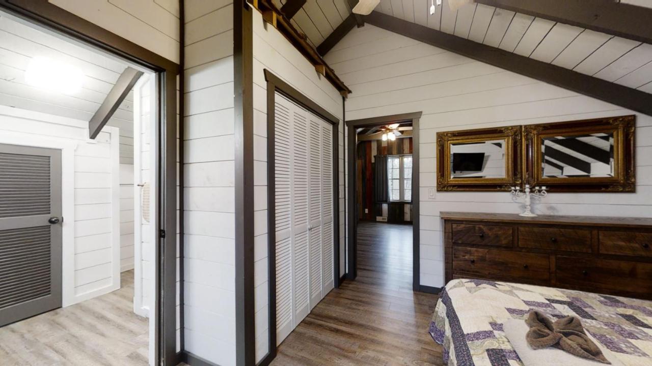 Bigfoots Hideaway Cabin Gatlinburg Exterior photo