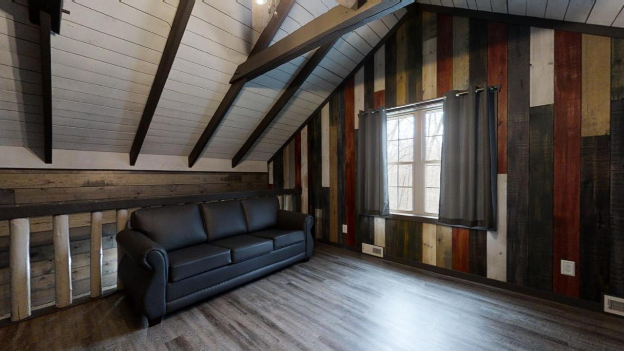 Bigfoots Hideaway Cabin Gatlinburg Exterior photo