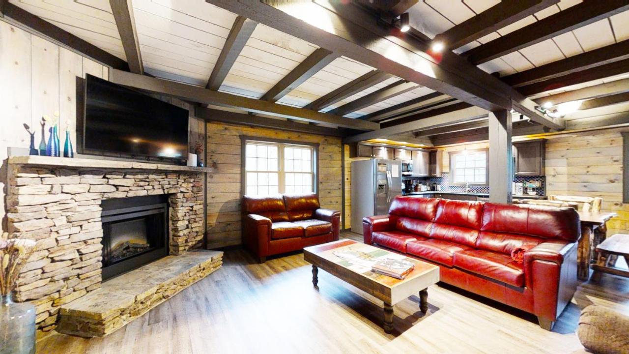 Bigfoots Hideaway Cabin Gatlinburg Exterior photo